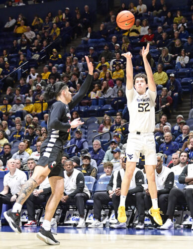 ‘Made a prayer’: Eaglestaff 3 helps Mountaineers nip Bearcats, 62-60